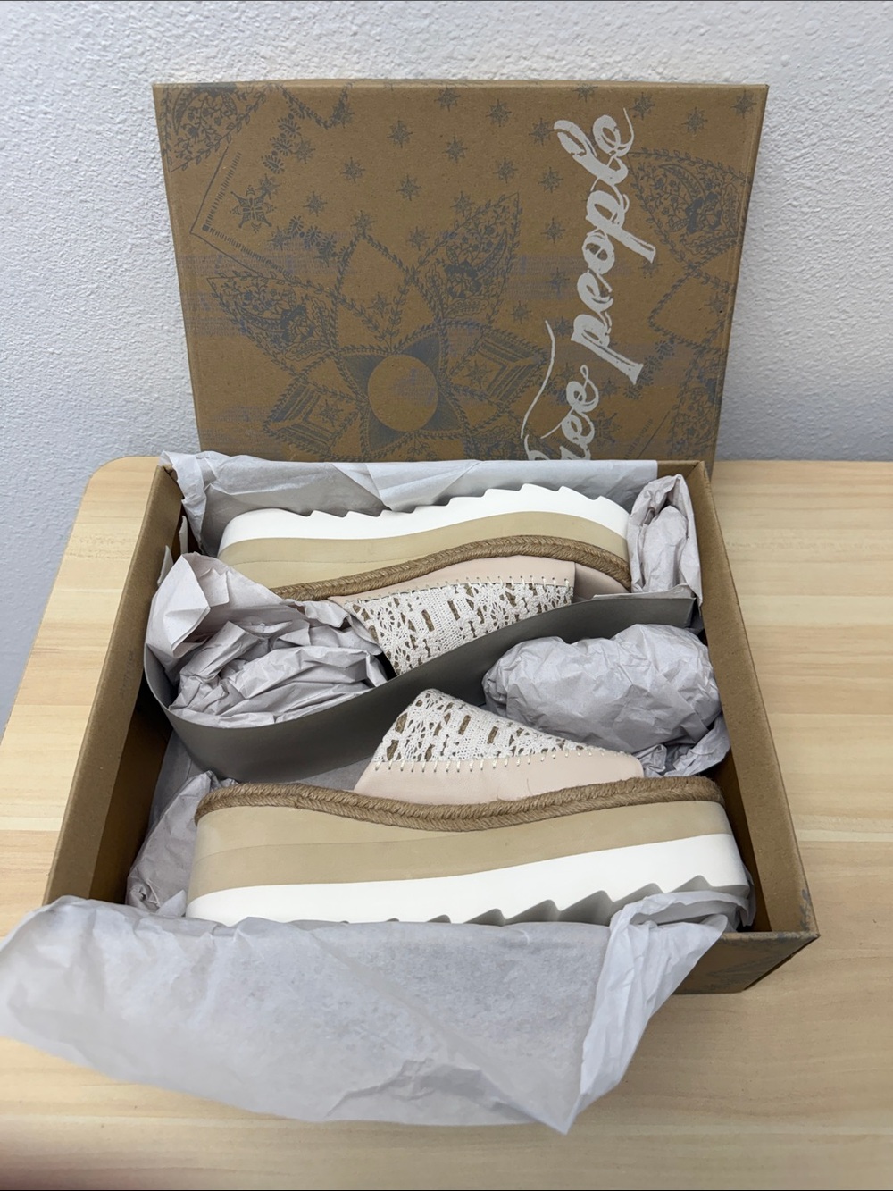 Free People Cream Platform Espadrille Slip-Ons 8.5 brand new